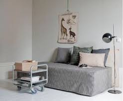 3 Dicas Como Transformar Cama Em Sofa Sofa Cama Solteiro Salas Pequenas Moveis Para Sala De Estar