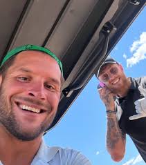 I was watching the movie There's Just Something About Mary yesterday and I  realized why I love this movie so much. Mary is a niners fan.