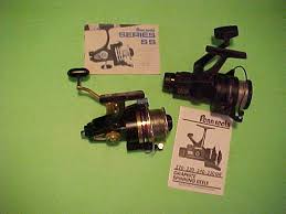 pair of penn spinning reels including penn 550ss and penn 250gr l k a nice pair