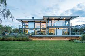 Kg is a german company operating worldwide and based in hartenfels, westerwald region, that manufactures prefabricated homes. Fertighaussysteme Von Huf Haus Aus Dem Westerwald Ad