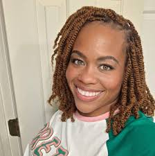 Family Time👯🏽‍♀️🎶💜❗️ Betty Wright with her big sister, Jeanette. A  singer in her own right, Jeannette was a member of Fire, K.C. & The  Sunshine Band's backing singers who released an album