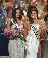 La 1.ª edición del certamen miss universe colombia se realizó el lunes 16 de noviembre en el pabellón de cristal de la ciudad de barranquilla. Miss Colombia Crowned Miss Universe Q Costa Rica