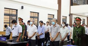 Tuyên án phạt tù 3 cựu Phó Chủ tịch UBND thành phố