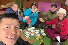 2 days Ancient Tea Tour and Real Homestay West of Ha Giang in Ha Giang