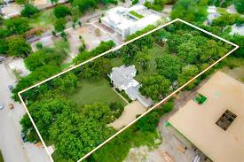 8427 Inwood Road, Dallas, Texas