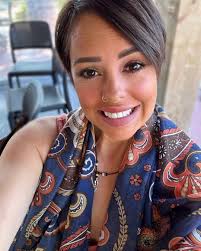 𝗦𝗼𝗺𝗲𝘁𝗵𝗶𝗻𝗴 𝗕𝗜𝗚 𝗶𝘀 𝗮𝗯𝗼𝘂𝘁 𝘁𝗼 𝗱𝗿𝗼𝗽 😝😱 It's been a  while since I've launched something major, and I wanted to share why…… For  those who don't know me well yet, I'm Michelle