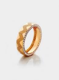 دبل زفاف ذهب عيار 21 دبلة زفاف شكل زجزاج خصم 20 على المصنعية Jewelry Jewelrymaking Love Women Gold Goldjewellery Wedd Gold Gold Rings Gemstone Rings