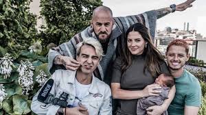 Sarah kohan ya le habría pedido el divorcio de manera definitiva y además solicitaría una pensión para sus dos hijos | deportes y aunque inicialmente, se había especulado que el rompimiento entre sarah kohan y el chicharito se habría dado por una infidelidad con diego dreyfus, esto fue. Chicharito Se Estrena Como Youtuber Con Un Canal Que Va Mas Alla De Lo Estandar As Com