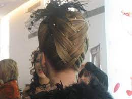 White And Gold Wedding Bridesmaid Hair Natural Hair Coiffure Pour Le Concours L Oreal 2010 Coiffure Chignon L Oreal