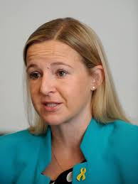 Gregoire holds off Cahill