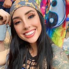 Danielle Lester's Instagram, Twitter & Facebook