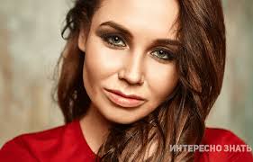 Кроме того, спортсменка заметно похудела, чем вызвала беспокойство. Lyajsan Utyasheva Pokazala Svoyo Lico Bez Makiyazha I Rezultat Pohudeniya Na 39 Kg