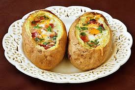 Idaho Sunrise Baked Eggs Bacon In Potato Bowls Recipe Food Recipes Breakfast Recipes Food