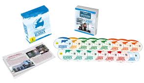 Sie war nicht alleine in den usa ein großer erfolg, sondern begeisterte auch in vielen anderen ländern mit einer. Ausgerechnet Alaska Die Komplette Serie Auf Blu Ray Und Dvd Turbine