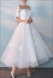 We did not find results for: 50er Jahre Brautkleid Wadenlang Geschnitten Der Tullrock Ist Mit Spitzenapplik Braut Hochzeitskleid Wadenlang Brautkleid 50er Kleider Hochzeit