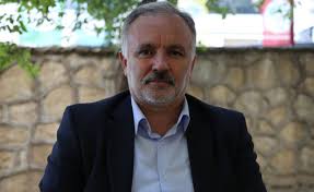 Ayhan bilgen, 1970 yılında sarıkamış'ta doğdu. Gozaltindaki Ayhan Bilgen Den Mesaj Var