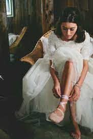 15 Ways To Wear Flat Shoes At Your Wedding Bride Wear Bride Shoes Flats Bride Flats
