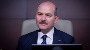 Süleyman soylu, aslen trabzonlu bir ailenin çocuğu olarak 21 kasım 1969 tarihinde i̇stanbul'da doğdu. Suleyman Soylu Nun Konusmalarini Paylasan Yurttas Gozaltina Alindi Dokuz8 Haber