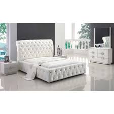 Fashion themed bedroom fashion themed bedroom ideas large size of pink bedroom ideas. Aef Diva White Leather With Tufted Button Platform Bedroom Set
