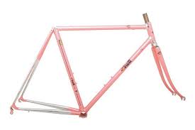 ピンク色に彩られた名車の特別カラー チネリ super corsa rosa cyclowired チネリ コルサ 自転車