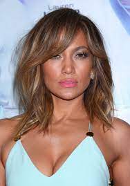 Le Carre Long Degrade Avec Meche De Jennifer Lopez Coiffure Coupe De Cheveux Cheveux