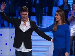Simona branchetti (meldola, 15 august 1976) is an italian journalist. Niccolo Bettarini Dettagli Aggressione Colpita Anche La Fidanzata