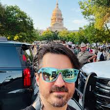 Lovely day here in Austin. I heard practically nobody showed up to Diaper  Don's little birthday military parade. That's a shame.
