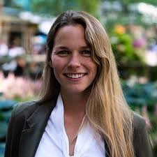 Corinne Spears's Instagram, Twitter & Facebook