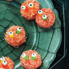 7 Recettes De Gourmandises Amusantes Pour L Halloween Coup De Pouce Recipes With Marshmallows Halloween Treats Spooky Food