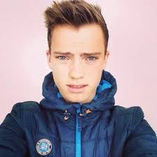 Zach Howe's Instagram, Twitter & Facebook