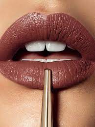 Those models who can't become editorials models end up becoming commercial models. Lips Smile Closeup Models Agency