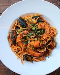 Mon enfant a peu apprécié et pourtant il aime les fruits de mer. Mixed Seafood Spaghetti Recipe Recettes De Cuisine Pates Aux Fruits De Mer Cuisine Italienne