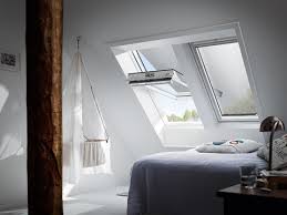 Velux markise mit haltekrallen zum einhängen von außen, für fenster der aktuellen baureihe. Velux Markise Mhl Ck00 5060 Standard Haltekrallen Universal Schwarz Markisen Sicht Sonnenschutz Belichtung Dachfenster Dach Sortiment Dachdecker Einkauf Sud Eg