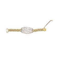 Buat cincin kawin anda terasa lebih personal dengan menambahkan ukiran nama anda dan pasangan atau pesan romantis tertentu. Rantai Tangan Ukir Nama Benson Mycraftshoppe Global Reach Local Identity