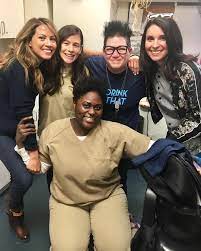 Elizabeth rodriguez peleadora profesional de lux fight league, estará hablando con misael montaño en. Elizabeth Rodriguez On Instagram With 5 Days Of Shooting Left On Oitnb I Find Myself Flooded With So Many Elizabeth Rodriguez Oitnb Orange Is The New Black