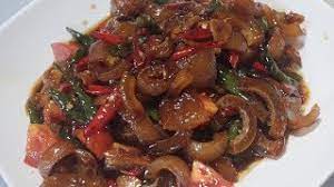 Cara terbaik untuk membersihkan kepala kambing adalah dengan memotongnya menjadi beberapa bagian dan mengeluarkan jeroannya (otak, mata kedua masukkan kepala kambing yang sudah dibersihkan dan dipotong. Oseng Oseng Kikil Pedas Manis Youtube