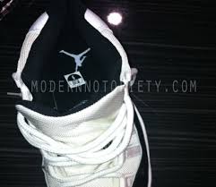 The air jordan xi 'concords' will be released in singapore on december 23 at limited edt vault , limited edt chamber and limited edt queensway. Air Jordan Xi 11 Retro Concord Holiday 2011 Preview Sneakerfiles