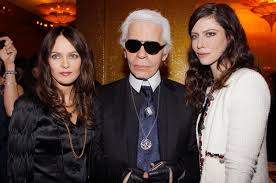 Do 2001 roku studiowała w conservatoire national supérieur d'art dramatique de paris. Anna Mouglalis La Nouvelle Conquete De Benjamin Biolay Est Aussi Une Amie De Vanessa Paradis Photos Rtl People