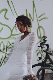 Für einige frauen kann ihr hochzeitskleid nicht spektakulär genug sein. Kleid Cosmopolka Wedding Fashion H M Ria Saage Foto Jochen Abitz Brautmode Braut Brautkleid