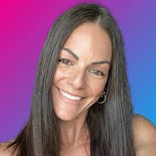 Lara Sturgess's Instagram, Twitter & Facebook