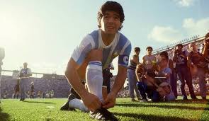 Maradona habe den möglicherweise schwierigsten moment seines lebens überstanden, sagte sein anwalt matías morla da. Diego Maradona Ist Tot Alle Entwicklungen Im Uberblick