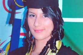 20Enero Al Mostrarla a la familia Estaba totalmente cubierta solo se le  podían ver la nariz y los ojos. "Lisbeth Ramírez" al parecer esta  desfigurada. Cuanta maldad https://t.co/u8qULcSw9z