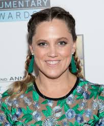 Heidi Ewing's Instagram, Twitter & Facebook