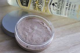 Adoptez Le Low Shampoo Maison Pour Des Cheveux Laves En Douceur Diy Lowshampoo Rhassoulcheveux Shampoing Sans Sulfate Huile De Ricin Beurre De Karite