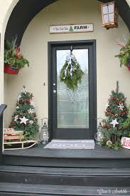 With the current economy, it's easy to see why so many people are looking for more rustic farmhouse front porch decorating ideas. Christmas Porch Clean And Scentsible