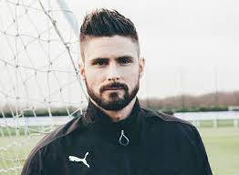 Olivier giroud is a man with great hair, there's no doubting that! Olivier Giroud Hair Beard Sports Hairstyles Olivier Giroud Hairstyle Soccer Hairstyles