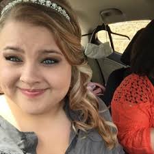 Kayla Linder's Instagram, Twitter & Facebook