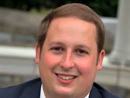 Hammer announces run against Bell