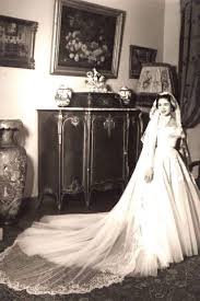 Pin By Salma Lets Fall N Art On V I N T A G E Wedding Dresses Egyptian Beauty Dresses