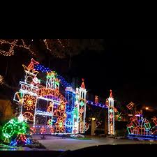 Christmas Lights In North Palm Beach Fl This Neighborhood Always Puts On A Great Display Just Missing The Hot North Palm Beach Christmas Lights Holiday Fun